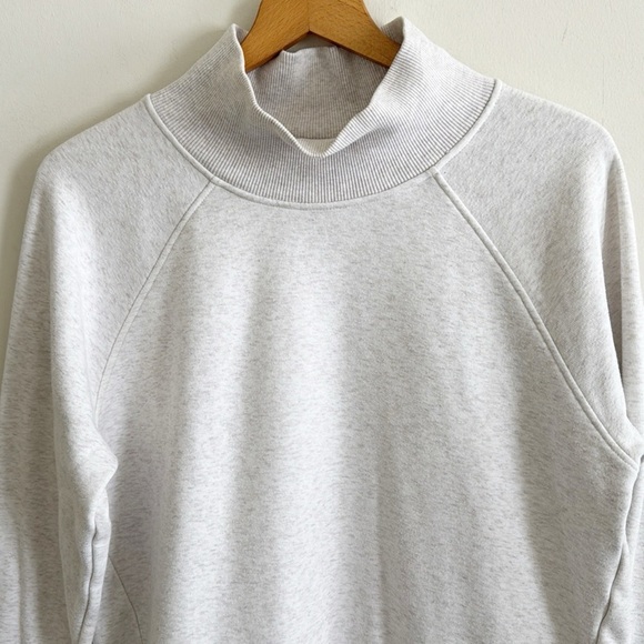 Athleta funnel neck light gray long sleeve zipper sweatshirt size medium - Picture 2 of 7